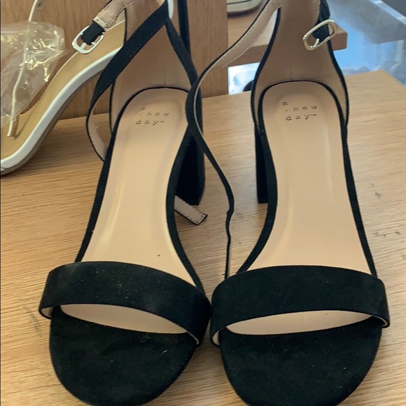 Heels - Picture 1 of 2